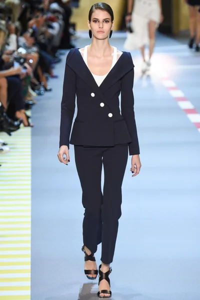 Look 5